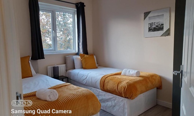 Newark upon Trent House | Marvyn-Seven House-Huku Kwetu-3 Bedroom-Fully furnished-Quiet