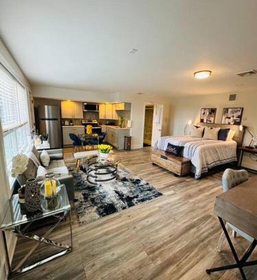 Danbury Apartment | MarYan Spacious Studio Apartment with full kitchen and free wifi