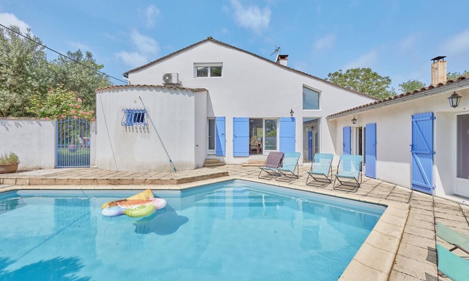 Monfaucon House | Mas Blanc Monfaucon - Grande maison avec piscine