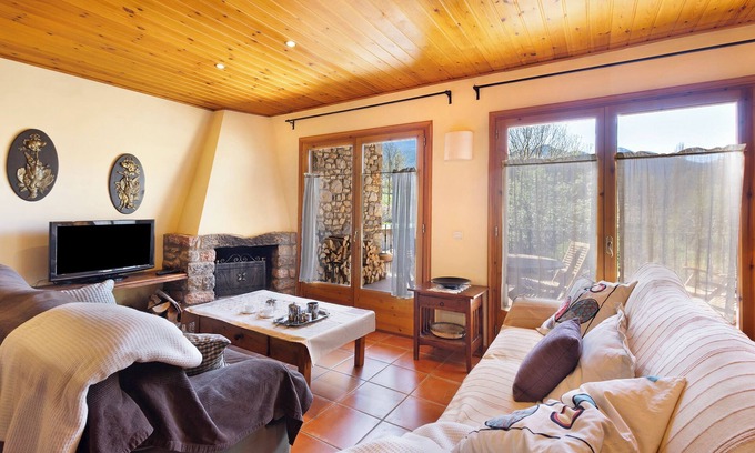 Das Other | 'Mas Cal Gintó' with Mountain View, Private Terrace and Wi-Fi