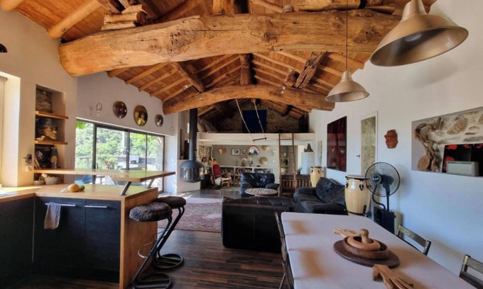 Valleraugue Apartment | Mas Montet Chez Raphael with Shared Pool, Wi-Fi and Air Conditioning