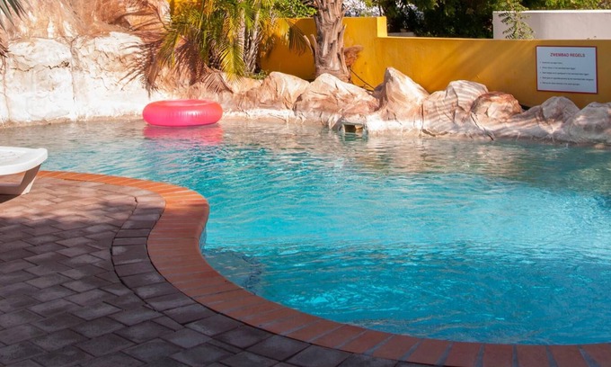 Willemstad Apartment | Matua: Spacious `loft style` studio with pool