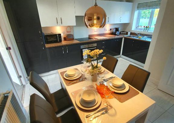 Pleasley House | Meadow View, luxury home in heart of England