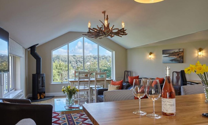 St. Mawes House | Meadowside