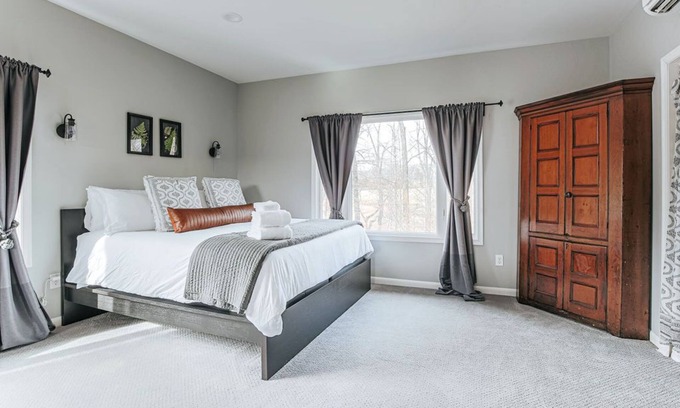 Batesville Cottage | Mechum Hill Cottage: Central to Crozet & Cville