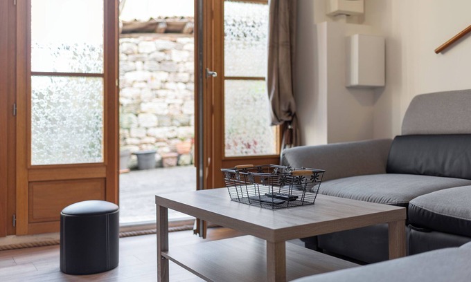 Castelnau-de-Montmiral Apartment | Medieval loft in historic city center