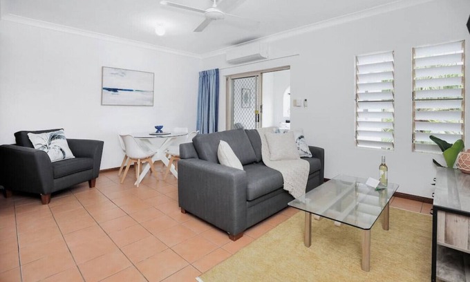 Cairns North Apartment | Mediterranean Style Apartment Close to the City 16