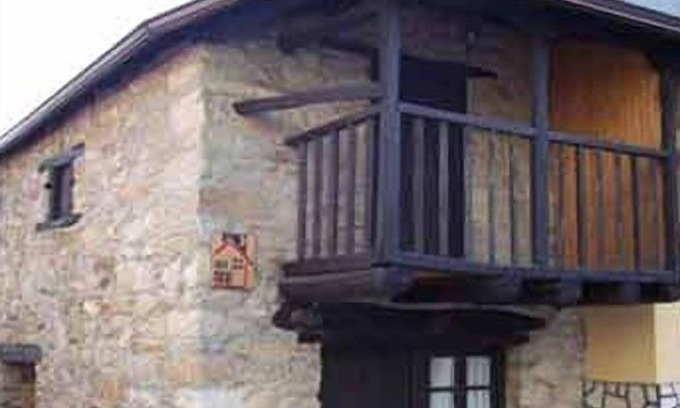 Borrenes Cottage | Medullas Borrenes carucedo Ponferrada León rural house corridor