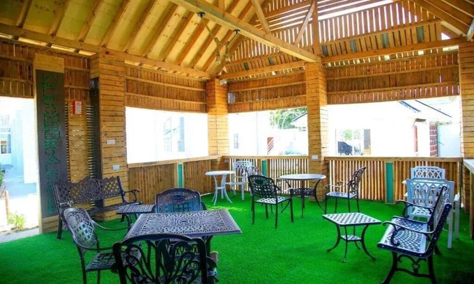 Dar es Salaam Bed & Breakfast | MEGA Lodge