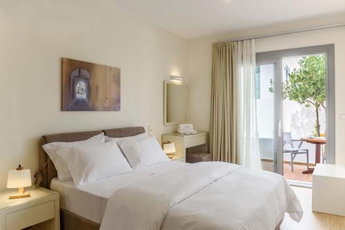 Karfas Apartment | Melia Sol Art Studios