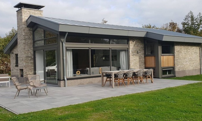 Ballum Villa | Melle is a luxury villa with sauna located on the Roosdunen grounds in Ballum.