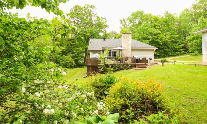 Hastings Highlands Cottage | Memories by Baptiste Lake