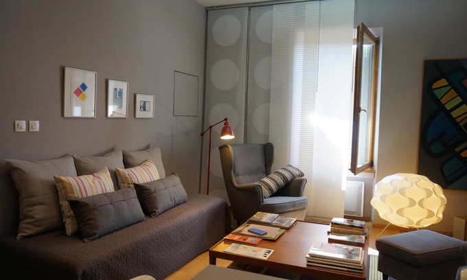 Menerbes Apartment | Menerbes bright apartment most beautiful village in France in the Lubéron