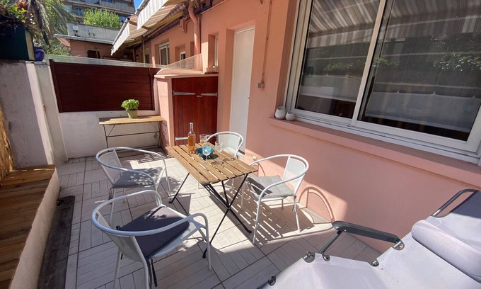 Old Town Apartment | MENTON, 2 STEPS FROM THE SEA, CITY CENTER, STUDIO 2 ROOMS, QUALITY BENEFITS