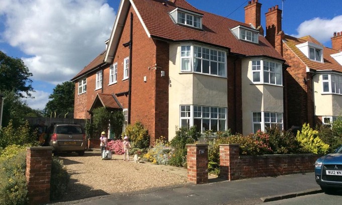 Hornsea House | Merlstead House