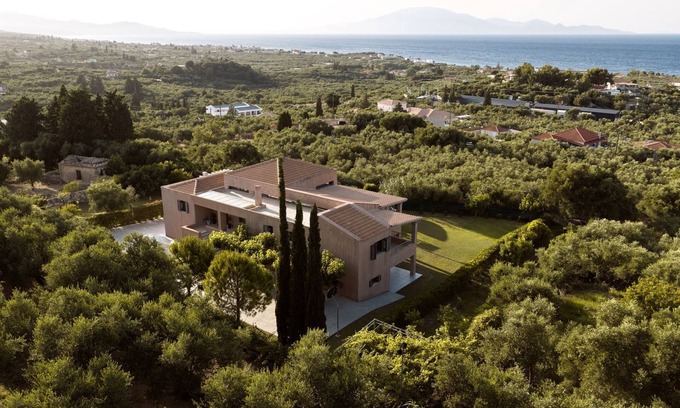 Planos Villa | Merovigli 4 bedroom villa with private pool and sea views