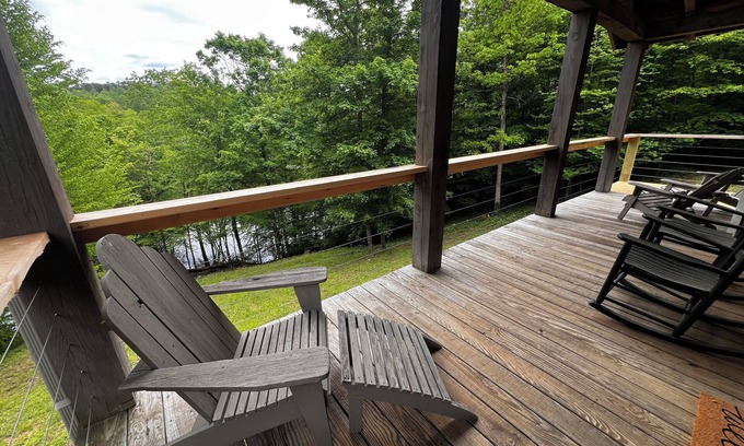 Mammoth Cave Cabin | Merry Mammoth Cabin on 16 Acres with Hiking Trails and Direct Nolin Lake Access