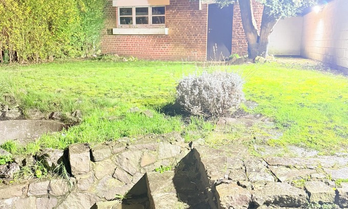 Mont-sur-Marchienne House | Mervahomee