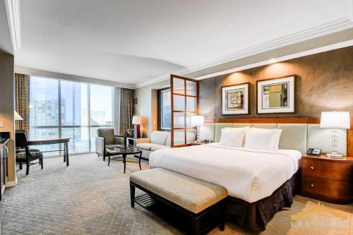 Las Vegas House | MGM Signature-24-811 F1 Track & Strip View Studio