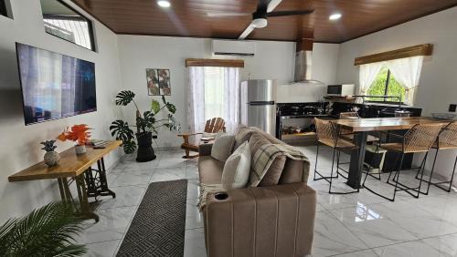 Manuel Antonio Apartment | Mi casa, tu casa Manuel Antonio, Quepos