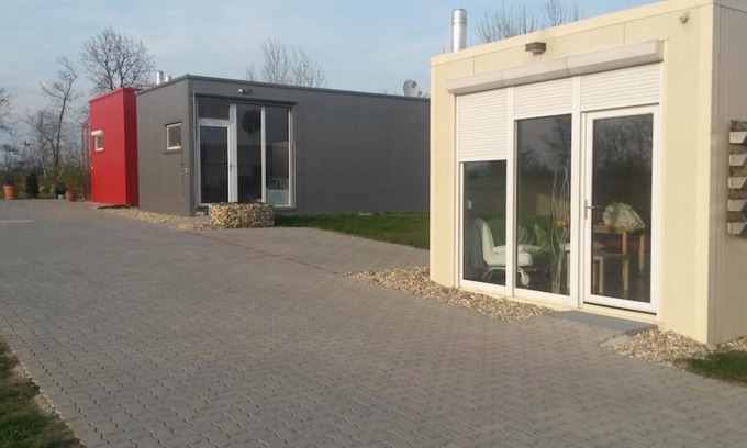 Haslau-Maria Ellend House | Micro house apartment with 1 bedroom and garden view