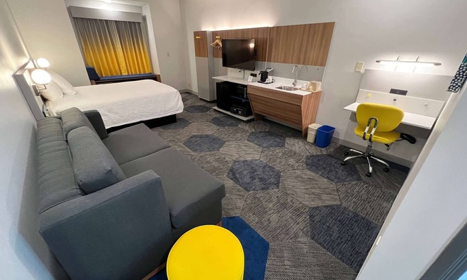 Paw Creek Hotel | Microtel Inn & Suites by Wyndham Charlotte/Northlake