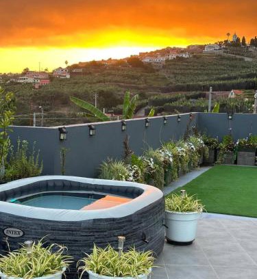 Canhas House | Miguels Seaview Corner