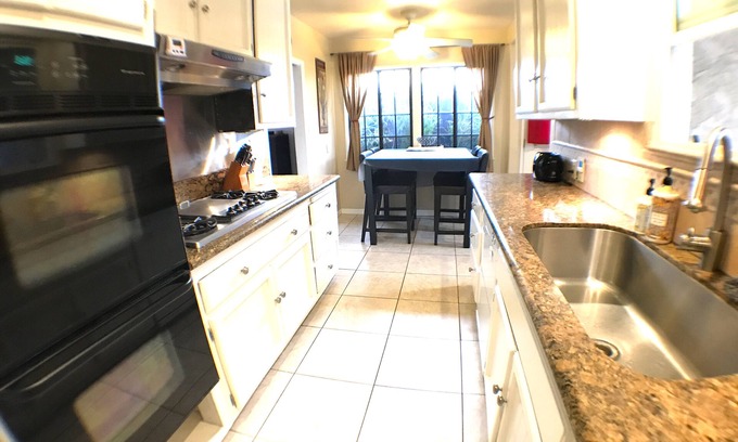 Fullerton House | Min 30 day Private Heated Pool, Safe Clean Family Home