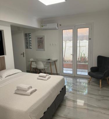 Ano Patisia Apartment | Minimal modern apartment