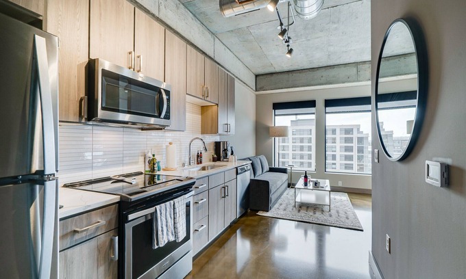 Warehouse District Apartment | MINNeSTAY* Sable 607