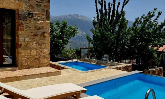 Agriles Villa | Minos Country Living maisonette with private pool