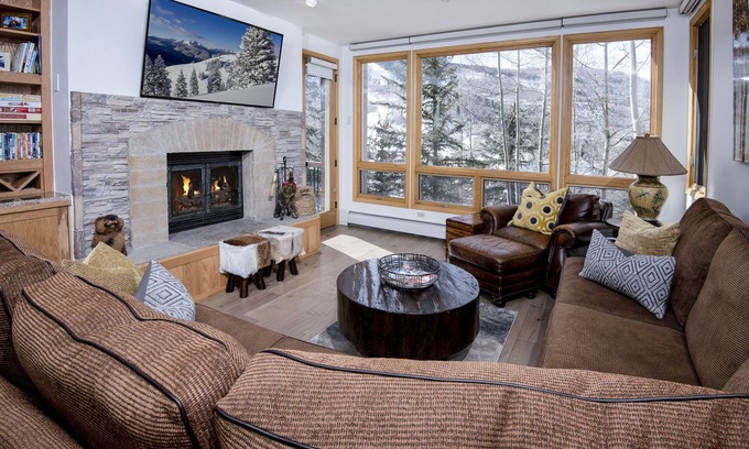 Highlands Townhomes Condo | MINT Ski-in/Ski-out w/Mnt. Views, 3Bed 3Bath,with 2 Master on-suites, Highlands