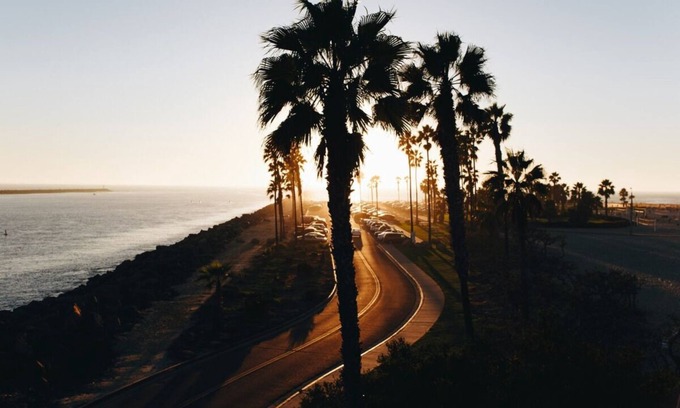 Old Town Hotel | Minutes Away from USS Midway Museum! With Free Breakfast, Onsite Parking!