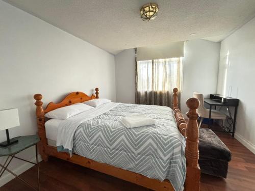 Churchill Meadows House | Mississauga Guest House McDowell