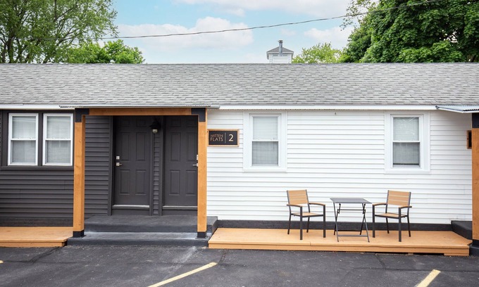 Ludington Apartment | Mitten Flats #2 - 1 Block to the beach!