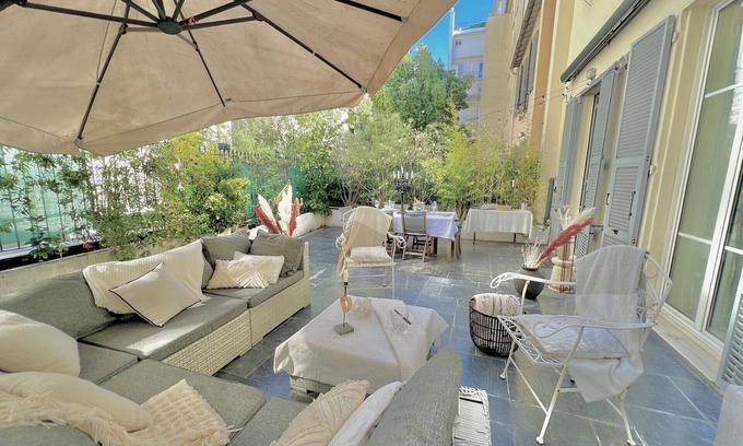 Centre Ville-Gare Apartment | MJ-SELECT - OFFENBACH 105 m2 hyper centre ,Terrace, parking, 5 min from the sea.