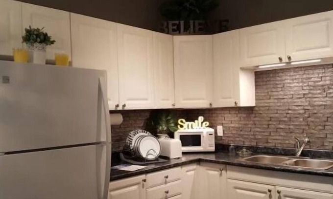 Sturgeon Falls Hotel | MJD & Executive Suites