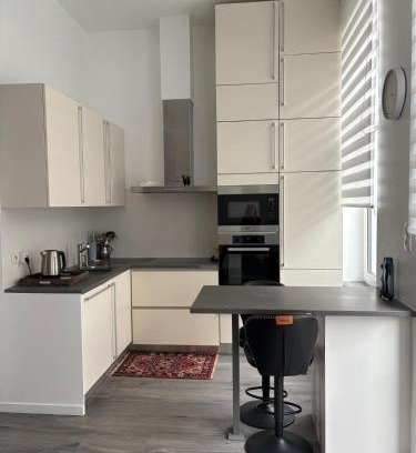 Koekelberg Apartment | Modern 1 bedroom and sofa bed stay
