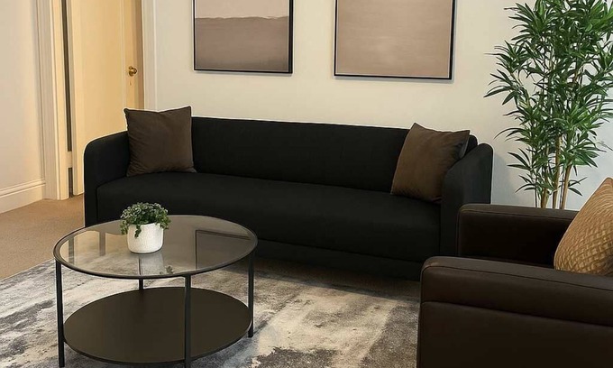 East Hyde Park Apartment | Modern 1BR in Historic HydePark