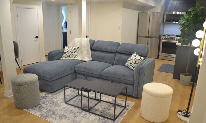 Erin Mills House | Modern 2-Bed Basement Retreat!