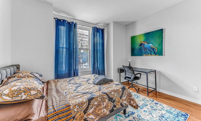 West New York Apartment | Modern 2BHK - 15 mins bus ride to Time Square, NYC