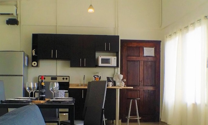 Santa Ana Apartment | Modern 2br/1.5ba Apt w/AC, View & Location. #B