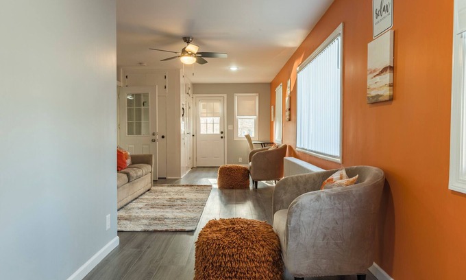 Manchester House | Modern ~ 3 Bedroom House ~ Sleeps 8 ~ 11 mins to Hartford