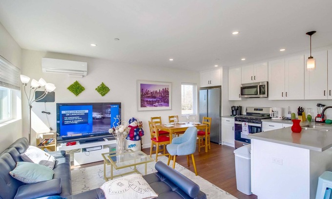 National City House | Modern 3-BR Home near San Diego Downtown & Beach