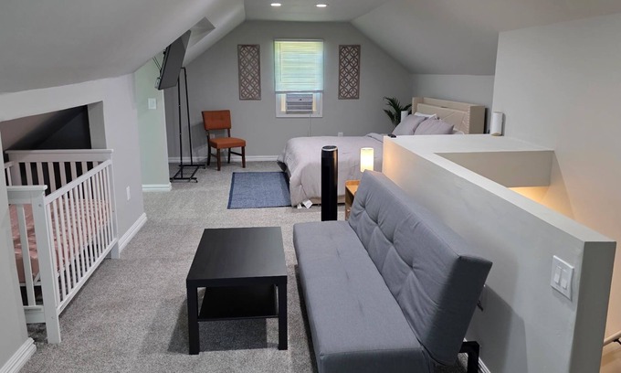 University City House | Modern 3BR Getaway Near STL Attractions – Family-Friendly Comfort!
