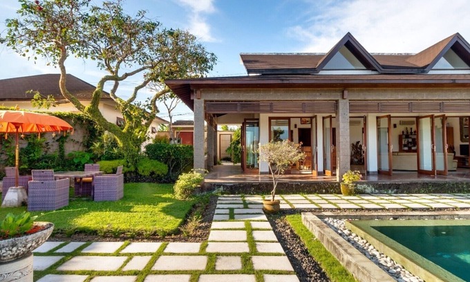 Kemenuh Villa | Modern 3BR Villa W/Pool Area & Garden, Bali Villa 2232