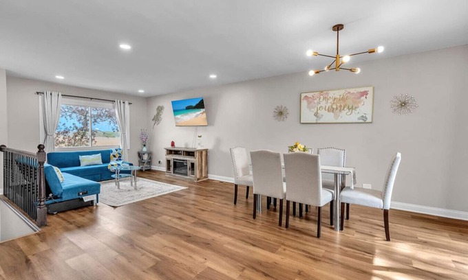 Lake in the Hills House | Modern 4BD Home in Lake Hills Pet friendly