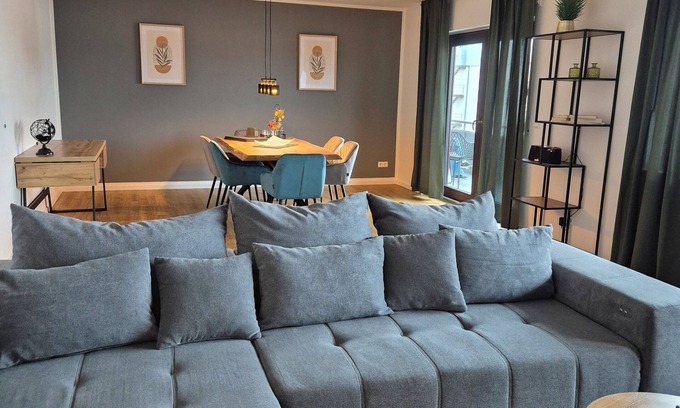 Schwieberdingen Apartment | Modern 5-room apartment with roof terrace and conservatory