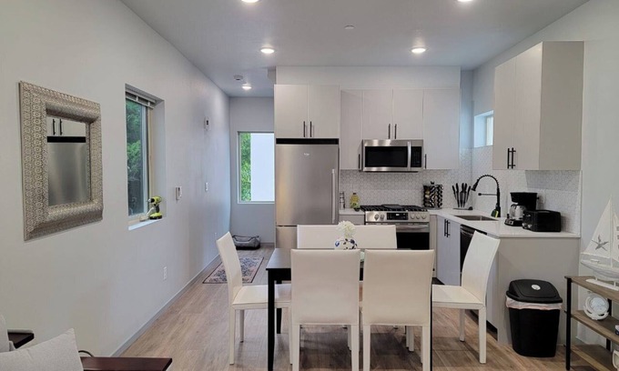 North Beacon Hill House | Modern and beautiful home with rooftop in Seattle