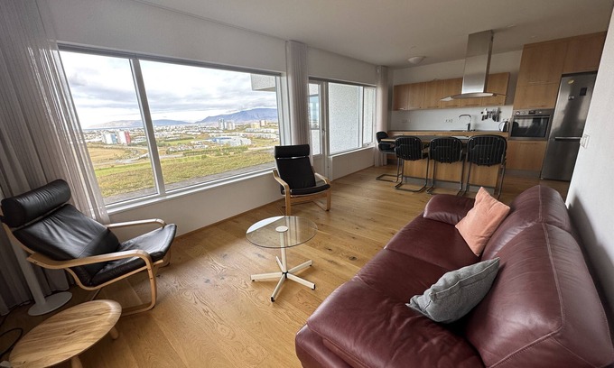 Kopavogur Apartment | Modern and Spacious 2 bedroom apartment in Kópavogur, great view !